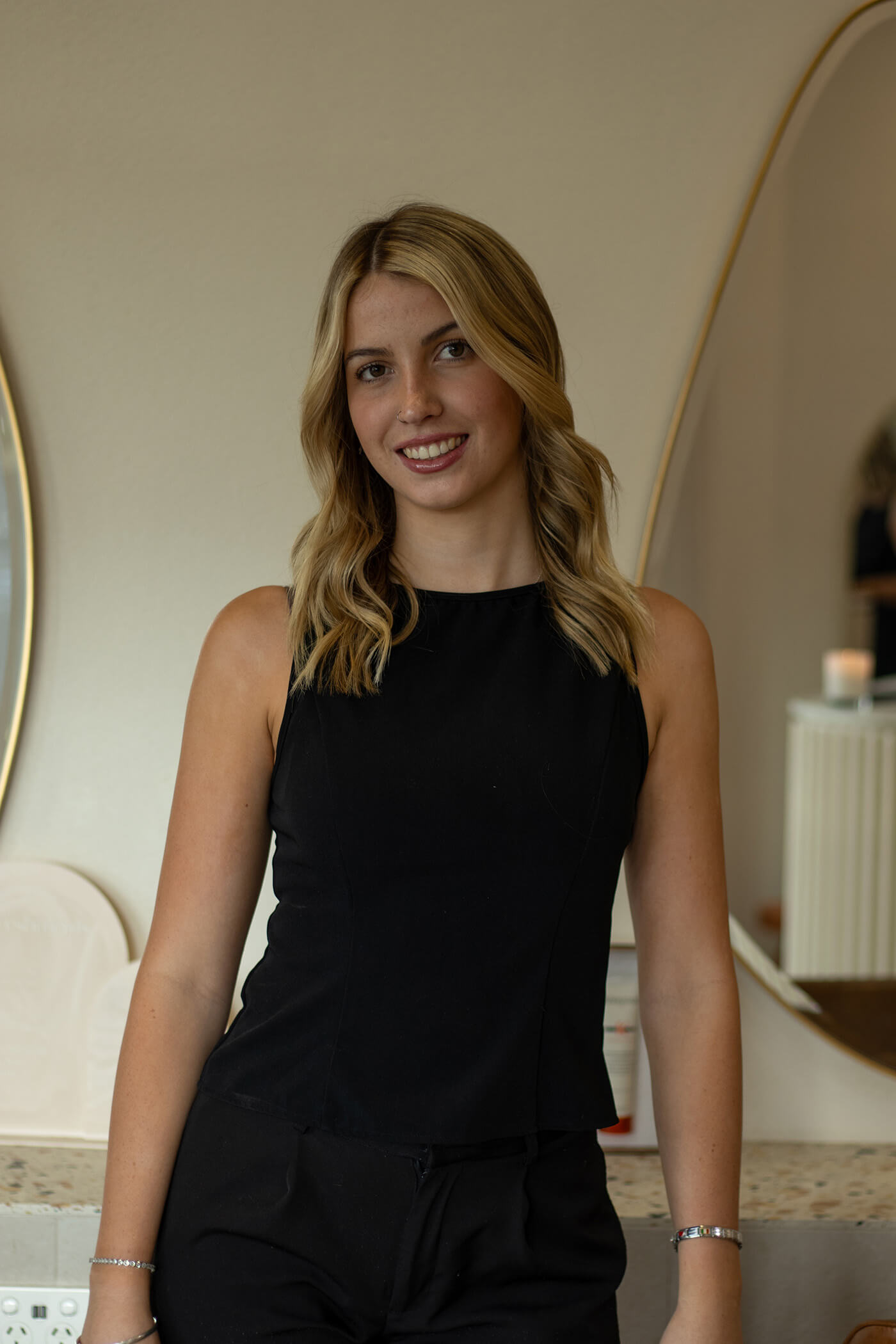 Leilah Hairdresser Ellis Perry